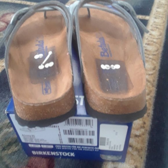 soft bed - Picture 3 of 8